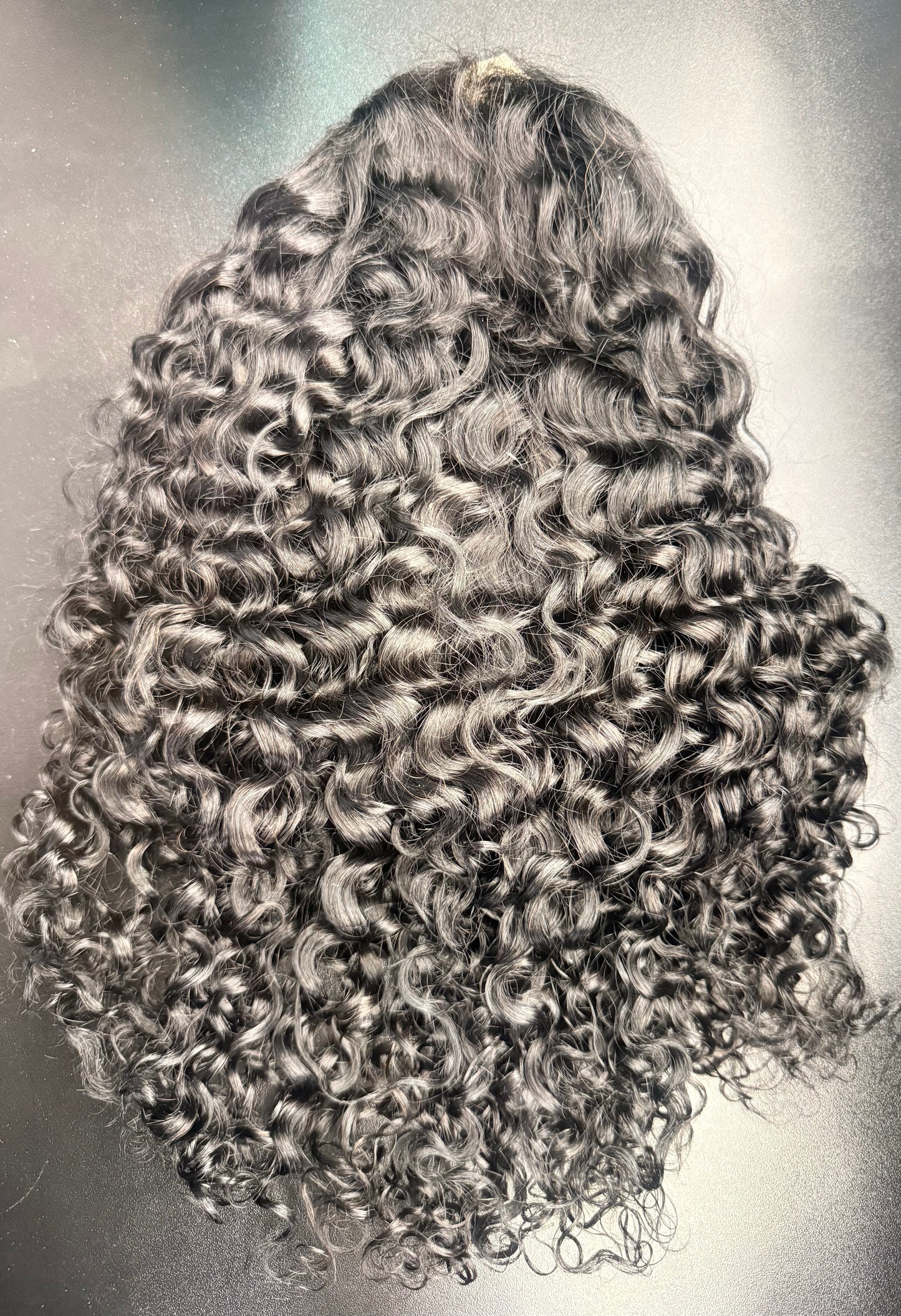 LUXE 18” Curly Wig